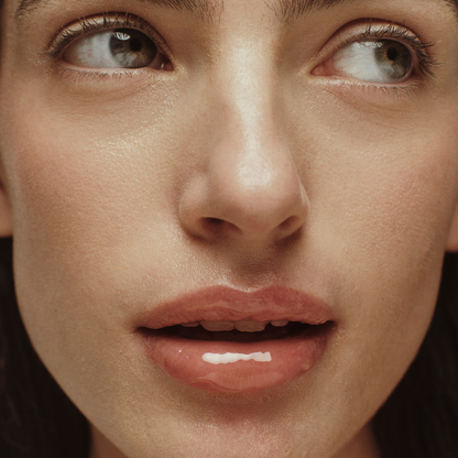 Lipid Lip Hydrating Glossy Oil