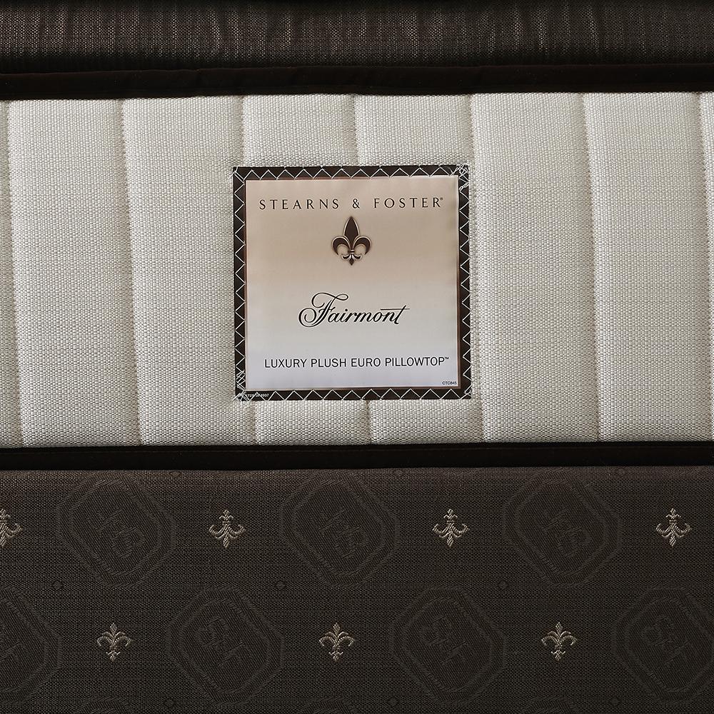 Louis Vuitton Luxury Brand white and gray bedding set